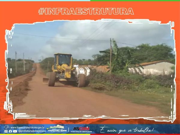A Sec. Mun. de Infraestestá executando o serviço de manutenção da estrada que dá acesso a região do Tingidor.